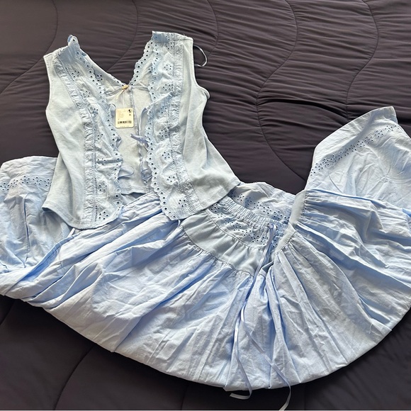 Free People Gesibelle Set in Open Air - Picture 2 of 16